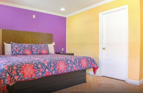 Lockport Hotel | Tranquil Economy Inn Stays | Near Lockport Ball Park & Southdown Plantation