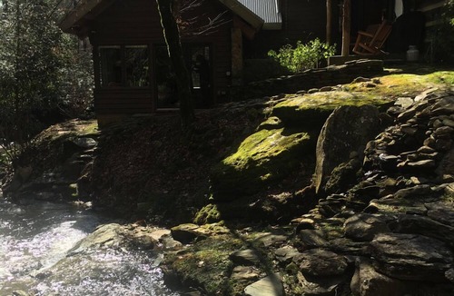 Ferguson House | Tranquil Elegance, Secluded & Romantic-Luxury Retreat by Beautiful Creek