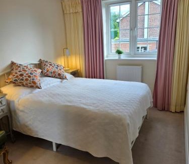 Tadworth House | Tranquil Epsom Downs