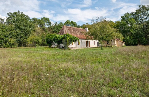 Cendrieux House | Tranquil Escape in Cendrieux