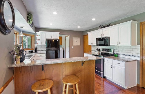 Springfield House | Tranquil Family Home w/Yard, 14 Mi to Springfield