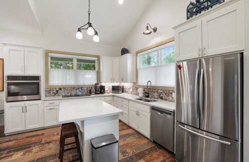 Sealy House | Tranquil Farmhouse Retreat with Scenic Views!