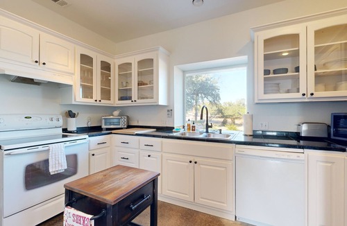 Hye House | Tranquil farmstead with beautiful views of the country, fire pit