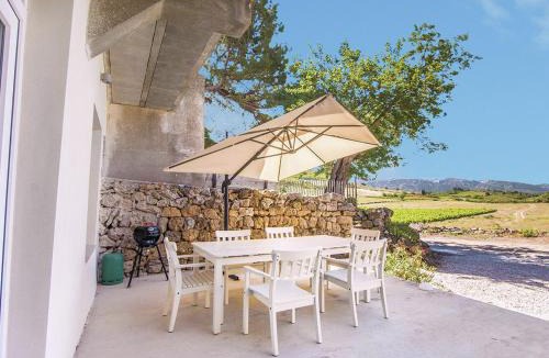 Villeseque-des-Corbieres Apartment | Tranquil Stay in Villesèque