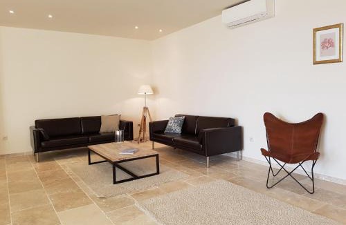 Villeseque-des-Corbieres Apartment | Tranquil Stay in Villesèque