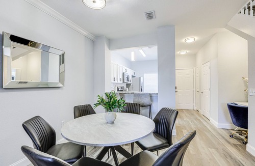 Gainesville House | Tranquil Gainesville Gem w/Lanai & Pool Access!
