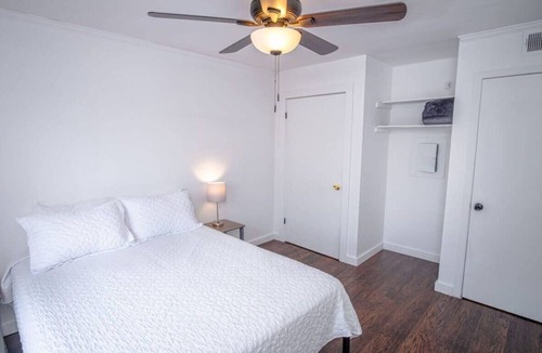 Midtown Apartment | Tranquil Getaway 3BR/2BA Near Downtown