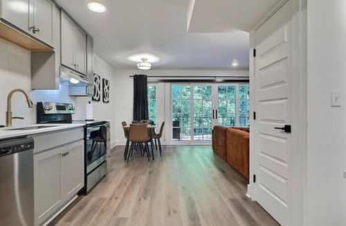 Redmont Park Apartment | Tranquil Getaway w/Pool & Extra Large Balcony