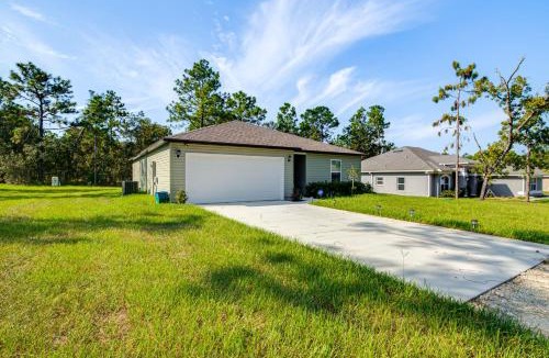 Brooksville House | Tranquil Getaway w/Spacious Yard in Brooksville!