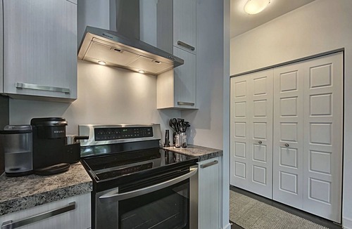 Tetreaultville Condo | Tranquil Haven: Fully-Furnished 3½ Condo with All-Inclusive Comforts