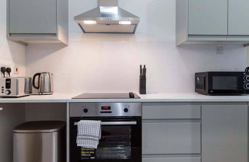 North Finchley Apartment | Tranquil haven in London