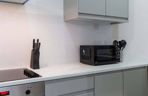 North Finchley Apartment | Tranquil haven in London