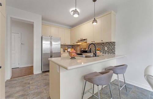 Thorold House | Tranquil Haven near Niagara