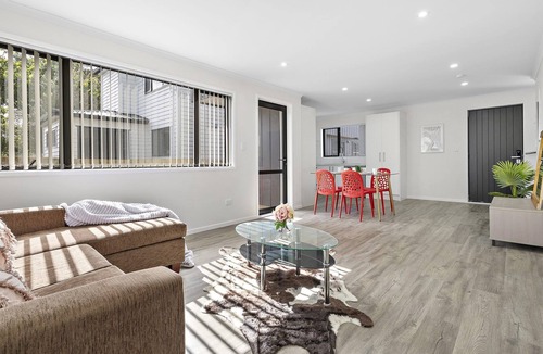 Otahuhu House | Tranquil Hideout by Sylvia Park