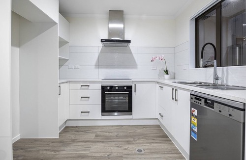 Otahuhu House | Tranquil Hideout by Sylvia Park