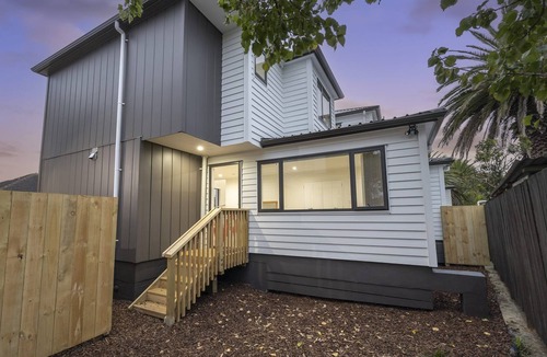 Otahuhu House | Tranquil Hideout by Sylvia Park