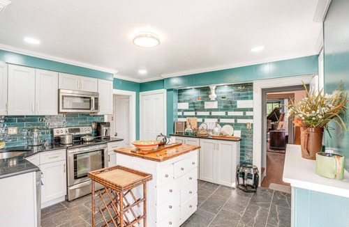 Norristown House | Tranquil & Historic Estate Near Valley Forge