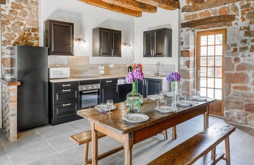 Teillots House | Tranquil holiday home with private pool