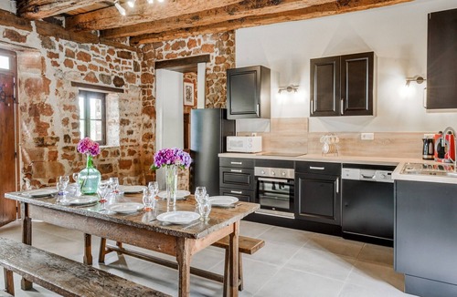 Teillots House | Tranquil holiday home with private pool