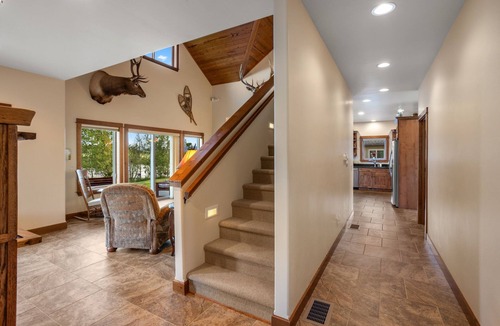 Livingston House | Tranquil Home Along the Yellowstone River