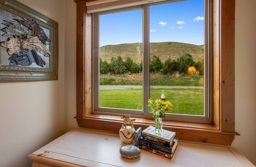 Livingston House | Tranquil Home Along the Yellowstone River