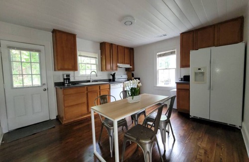 Home Park House | Tranquil Home in ATL- Sleeps 6