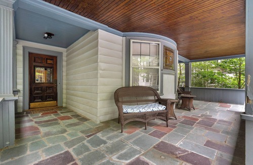 Mid-Cambridge Apartment | Tranquil home loved by repeat guests, Harvard Square