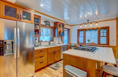 Tahoe Pines House | Tranquil home with fireplace, kitchen, washer&dryer, & WiFi