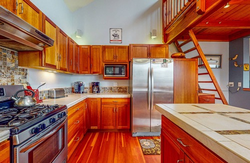 Timber Cove House | Tranquil home with free WiFi and full kitchen