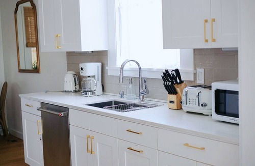 Emeryville House | Tranquil house with beautiful garden in Emeryville