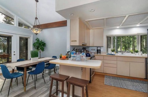 Anderson Island House | Tranquil Island Paradise on Golf Course w/Hot Tub