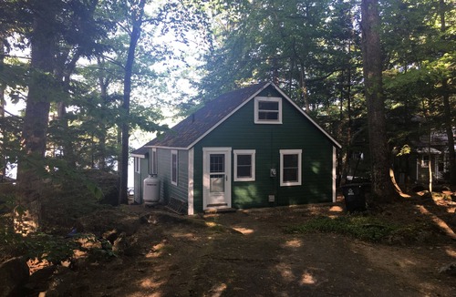 Laconia House | Tranquil Lake House