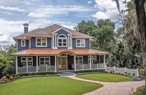 Heathrow House | Tranquil Lake Mansion