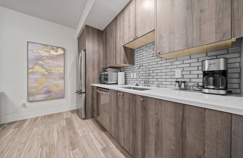 Walluga Apartment | Tranquil Lake Oswego Luxury Studio