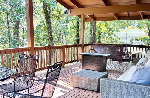 Higden Cabin | Tranquil lakefront 1-bedroom cabin on Greers Ferry Lake