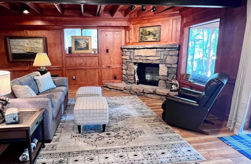 Higden Cabin | Tranquil lakefront 1-bedroom cabin on Greers Ferry Lake