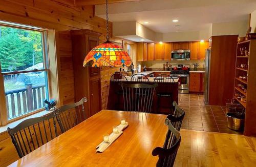Beaver Cove House | Tranquil Lakefront Getaway on Moosehead Lake