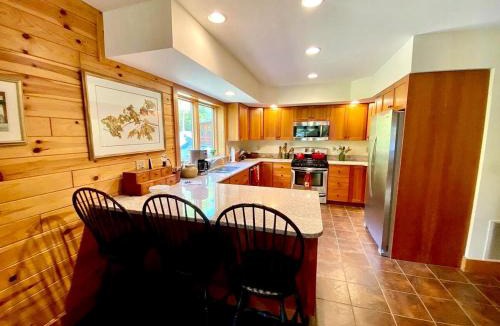 Beaver Cove House | Tranquil Lakefront Getaway on Moosehead Lake