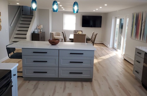 Hamlin House | Tranquil Lakefront home. Premium accommodations, newly remodeled