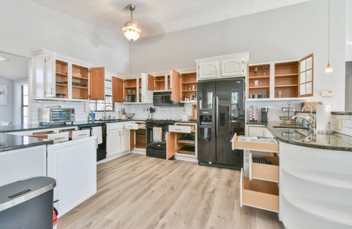 Flowery Branch House | Tranquil Lakeside Getaway with Modern Comfort