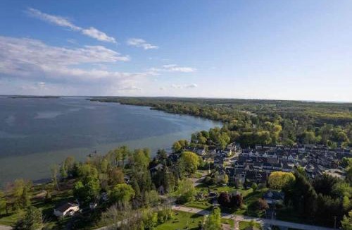Rama House | Tranquil Lakeside Townhouse