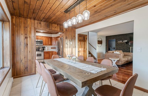 Naples House | Tranquil Lodge with A+ Amenities