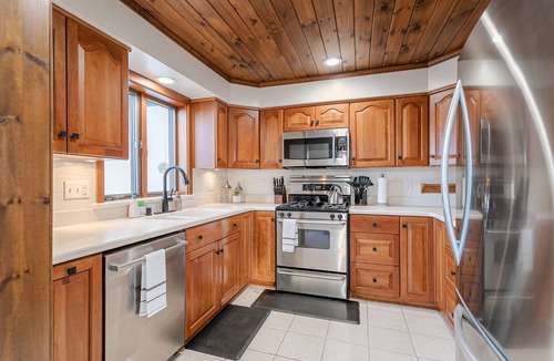 Naples House | Tranquil Lodge with A+ Amenities