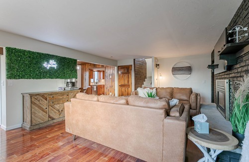 Naples House | Tranquil Lodge with A+ Amenities