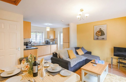 Aberdovey Cottage | Tranquil lodge with sea views.