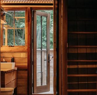 Faber Villa | Tranquil Loft Retreat in Virginia Wine Country