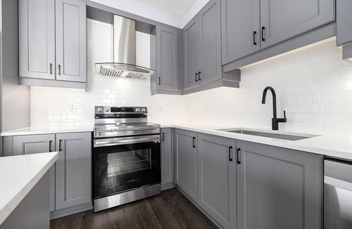 Munster Hamlet - Richmond House | Tranquil lovely townhome in Ottawa, Modern & bright + dedicated office area.