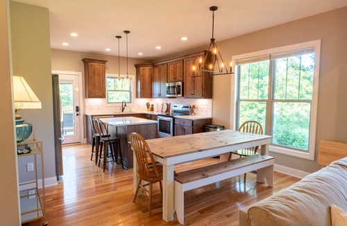 Greenbrier House | Tranquil Luxury on 6 Acres