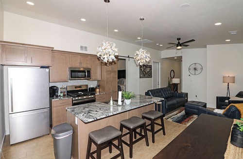 Grand Junction House | Tranquil Modern: Garage, Central, Allergy-Free