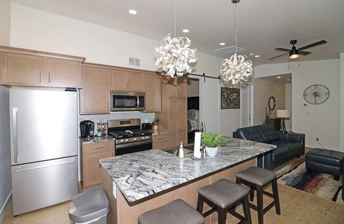 Grand Junction House | Tranquil Modern: Garage, Central, Allergy-Free